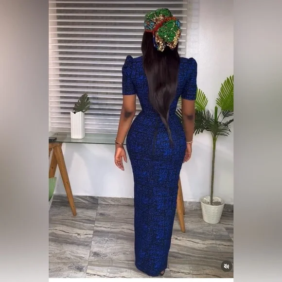 Elegant Blue Button-Down Dress - Picture 3 of 3